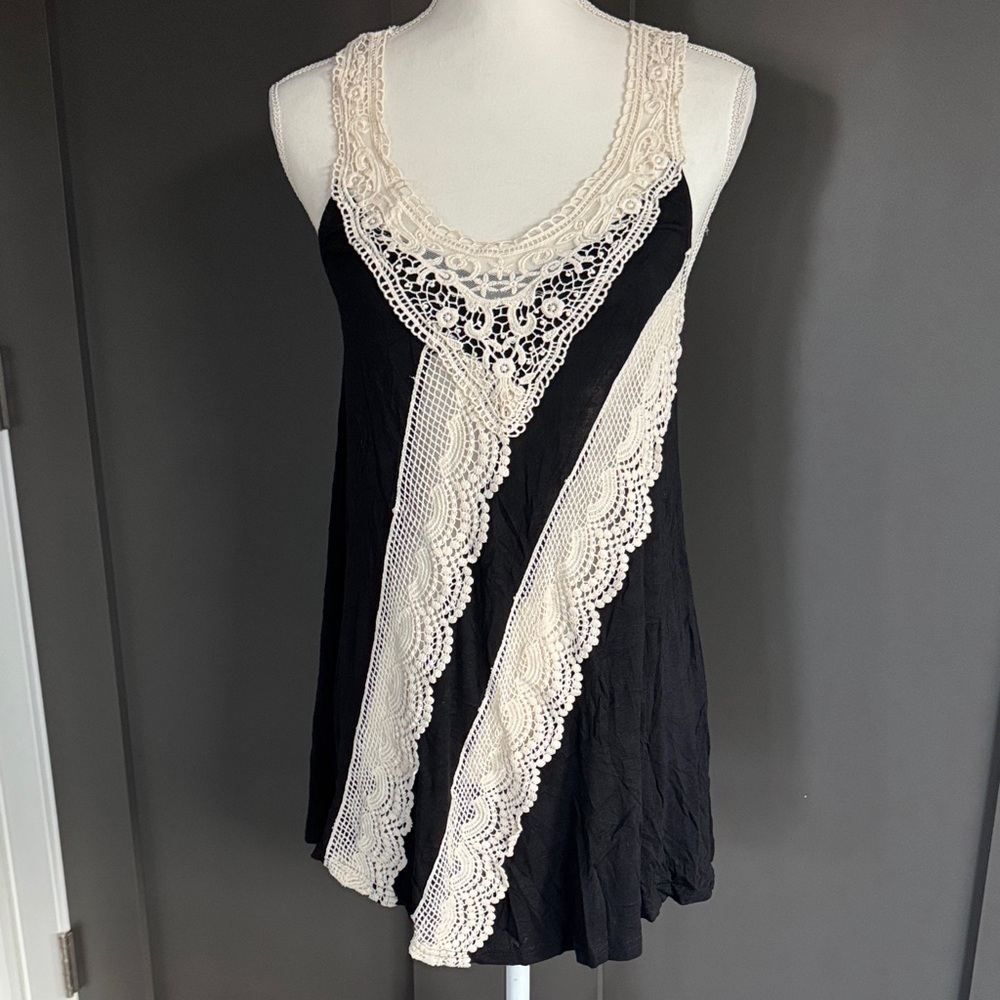 Forgotten Grace Black and Cream Lace Tank Top Sz S